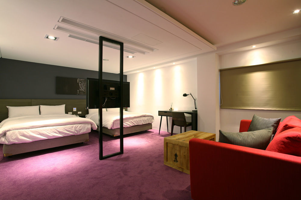 P&F Hotel Taichung Exteriör bild